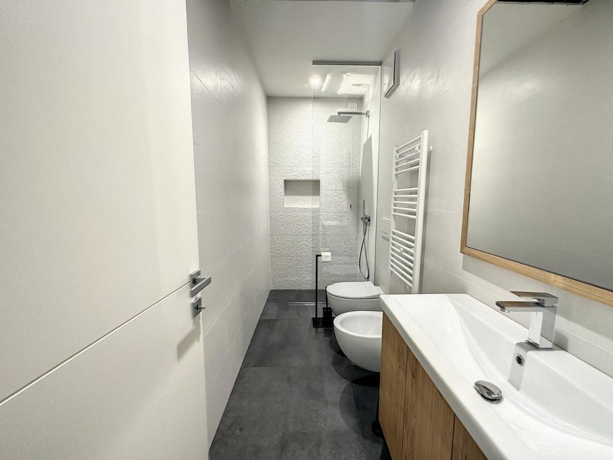 Ad Suite Apartment Riva del Garda Kültér fotó