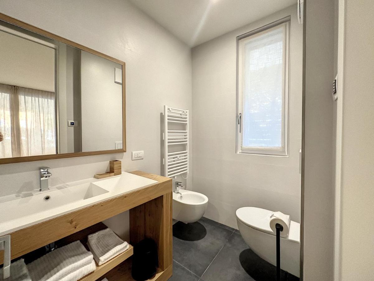 Ad Suite Apartment Riva del Garda Kültér fotó