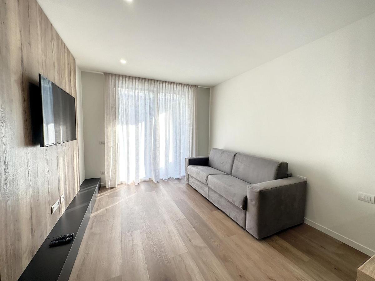 Ad Suite Apartment Riva del Garda Kültér fotó