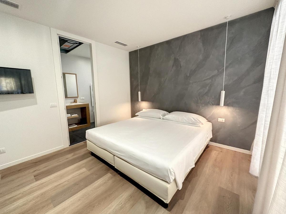 Ad Suite Apartment Riva del Garda Kültér fotó