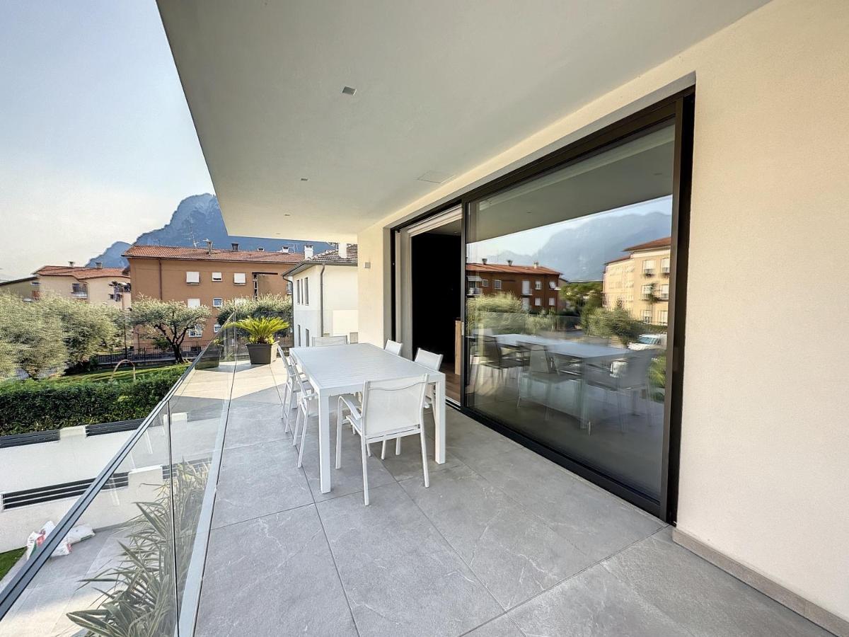Ad Suite Apartment Riva del Garda Kültér fotó