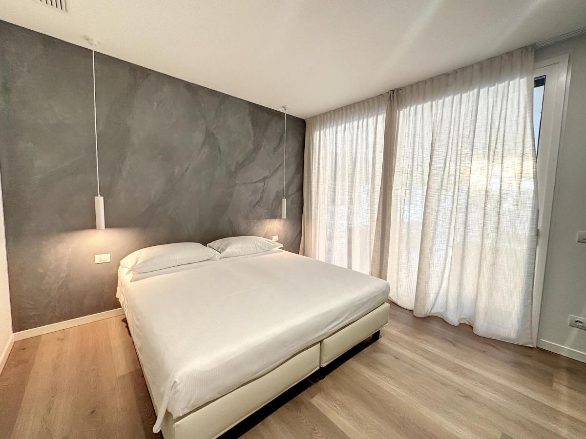 Ad Suite Apartment Riva del Garda Kültér fotó