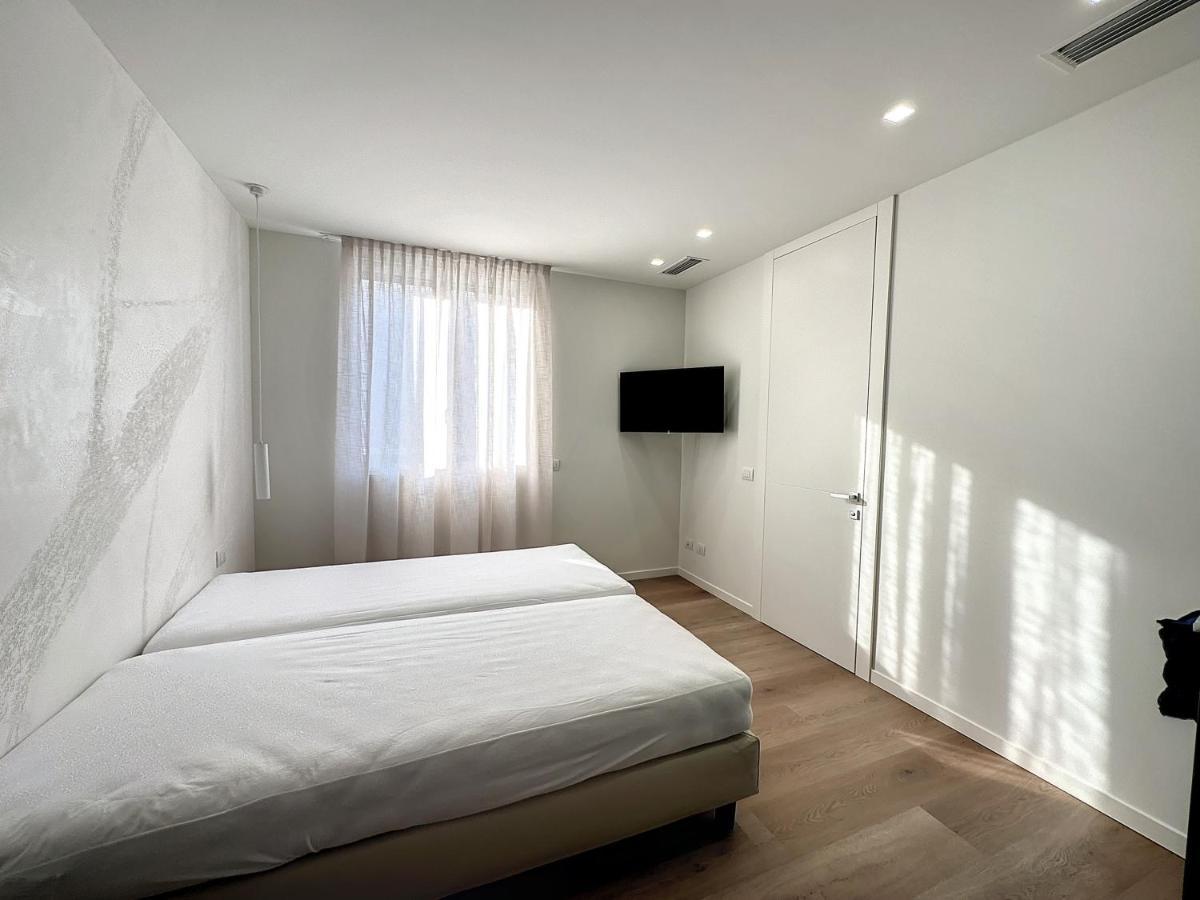Ad Suite Apartment Riva del Garda Kültér fotó