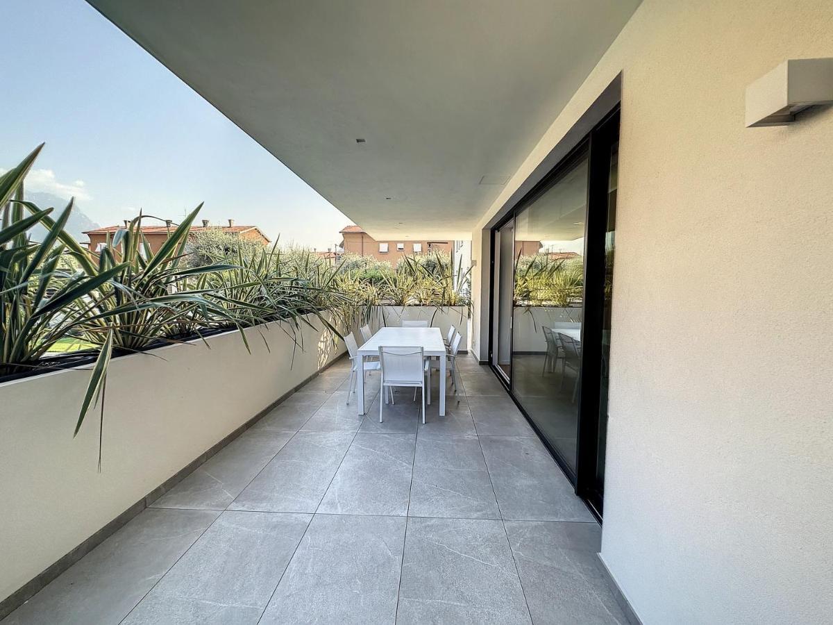 Ad Suite Apartment Riva del Garda Kültér fotó
