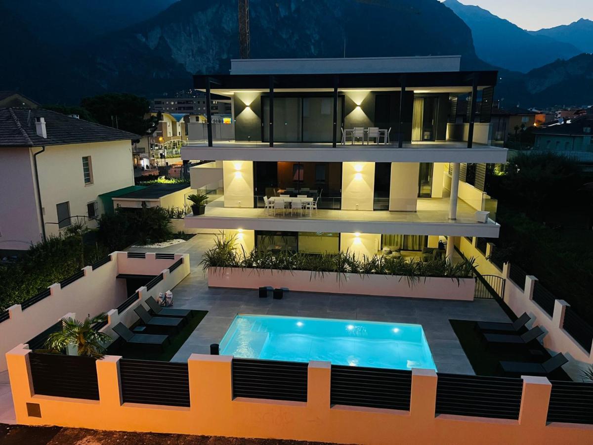 Ad Suite Apartment Riva del Garda Kültér fotó