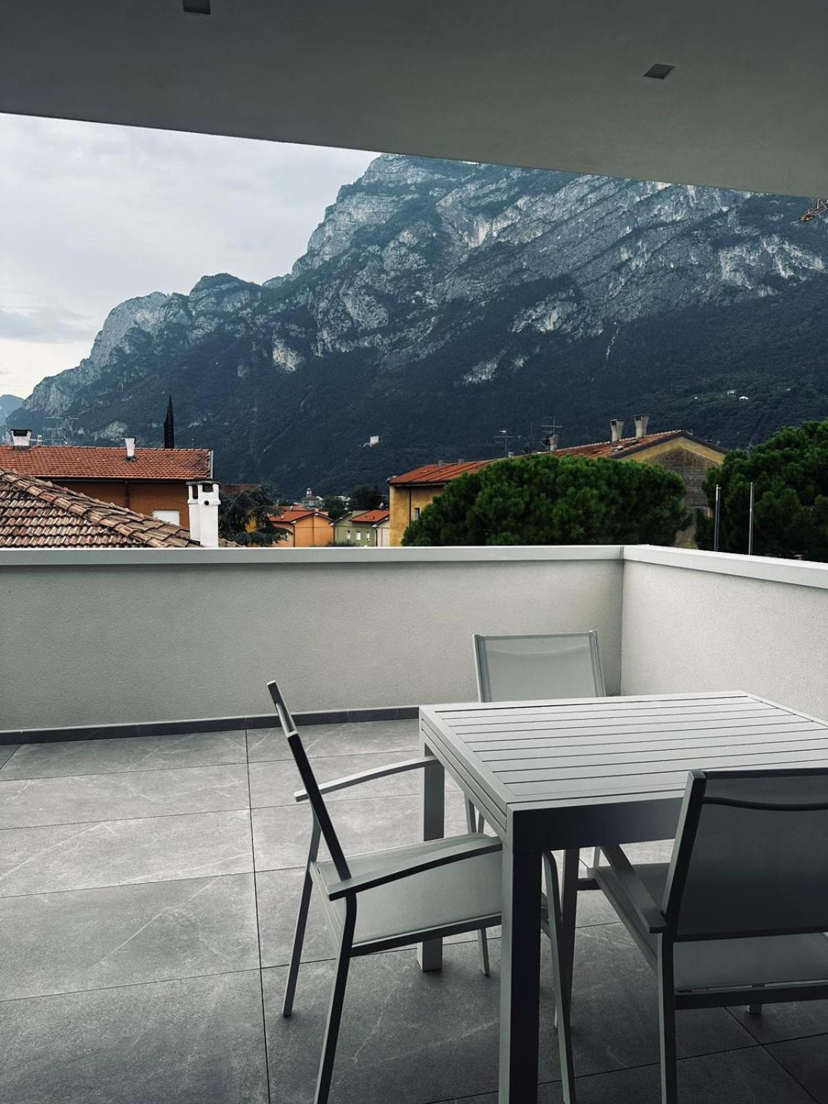 Ad Suite Apartment Riva del Garda Kültér fotó