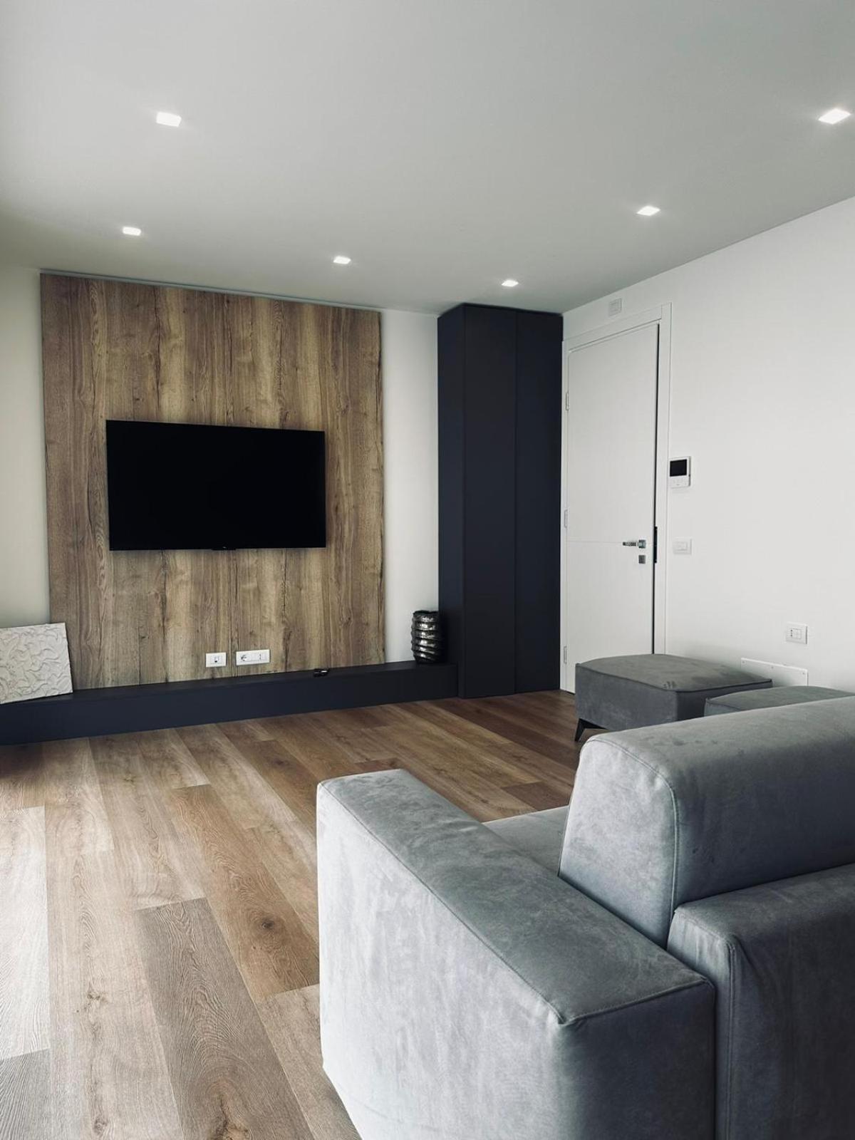 Ad Suite Apartment Riva del Garda Kültér fotó