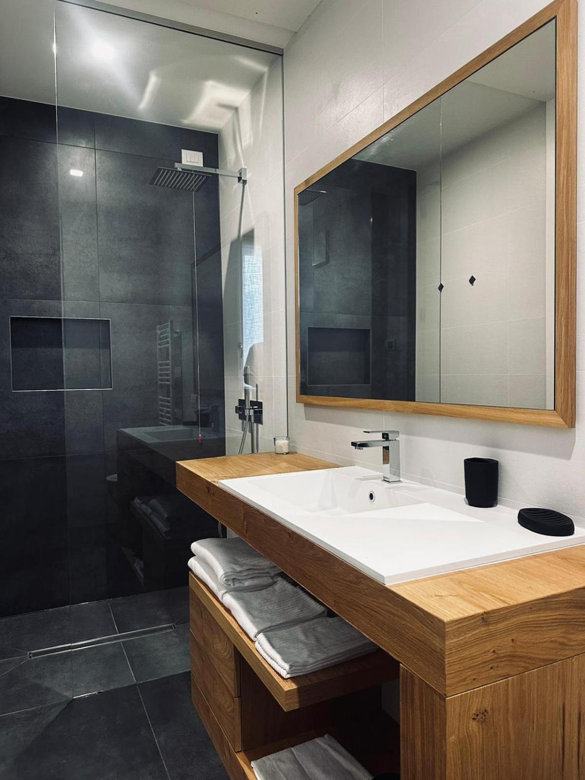 Ad Suite Apartment Riva del Garda Kültér fotó